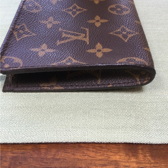 LOUIS VUITTON TOILETRY 15 POUCH - Picture 7 of 9